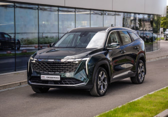 Подержанный автомобиль Geely Atlas 2024 года (3 фото)