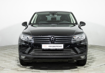 Подержанный автомобиль Volkswagen Touareg 2015 года (2 фото)