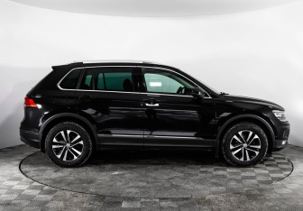 Подержанный автомобиль Volkswagen Tiguan 2019 года (5 фото)