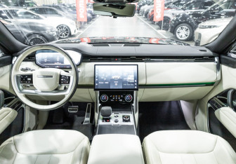 Подержанный автомобиль Land Rover Range Rover 2022 года (21 фото)