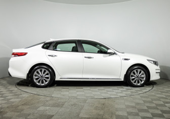 Подержанный автомобиль Kia Optima Sedan 2018 года (4 фото)