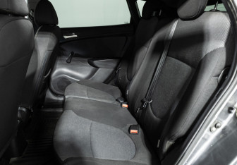 Подержанный автомобиль Hyundai Solaris Hatchback 2012 года (10 фото)