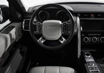 Подержанный автомобиль Land Rover Discovery 2017 года (16 фото)