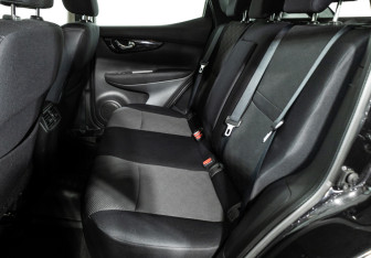 Подержанный автомобиль Nissan Qashqai 2016 года (10 фото)