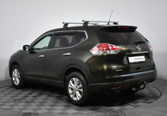 Подержанный автомобиль Nissan X-Trail 2016 года (7 фото)