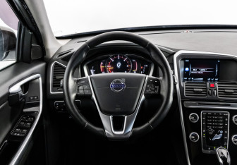 Подержанный автомобиль Volvo XC60 2016 года (12 фото)