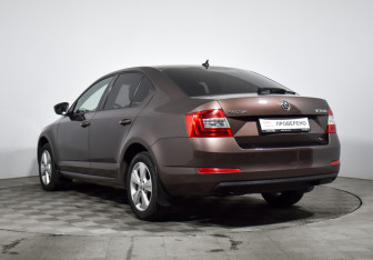Подержанный автомобиль Skoda Octavia Liftback 2014 года (7 фото)