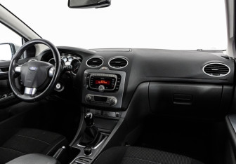 Подержанный автомобиль Ford Focus Hatchback 2011 года (9 фото)