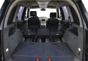 Подержанный автомобиль Ford Galaxy 2006 года (16 фото)