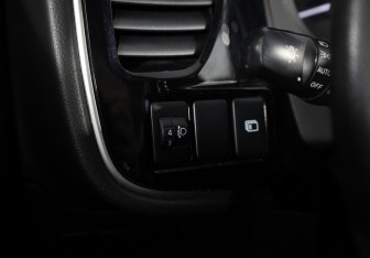 Подержанный автомобиль Mitsubishi Outlander 2018 года (23 фото)