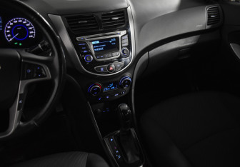 Подержанный автомобиль Hyundai Solaris Sedan 2014 года (20 фото)