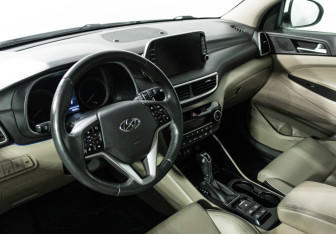 Подержанный автомобиль Hyundai Tucson 2020 года (11 фото)