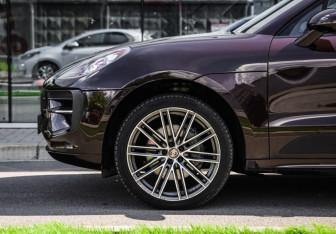 Подержанный автомобиль Porsche Macan 2020 года (10 фото)