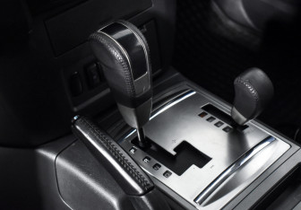 Подержанный автомобиль Mitsubishi Pajero 2013 года (11 фото)