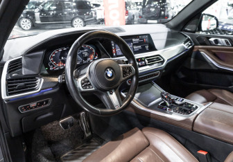 Подержанный автомобиль BMW X5 2019 года (17 фото)