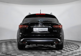 Подержанный автомобиль Infiniti FX 2012 года (6 фото)