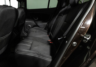 Подержанный автомобиль Renault Megane Hatchback 2014 года (10 фото)