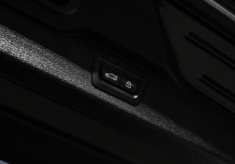 Подержанный автомобиль BMW X5 2017 года (29 фото)