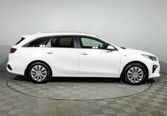 Подержанный автомобиль Kia Ceed Wagon 2019 года (4 фото)
