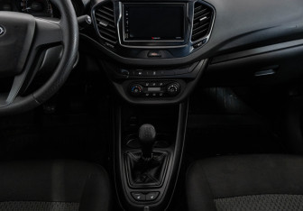 Подержанный автомобиль LADA (ВАЗ) Vesta Sedan 2017 года (12 фото)