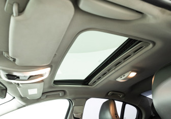 Подержанный автомобиль Volvo S60 2012 года (15 фото)