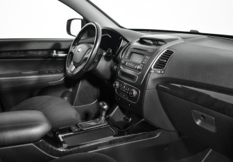 Подержанный автомобиль Kia Sorento 2018 года (12 фото)