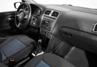 Подержанный автомобиль Volkswagen Polo Sedan 2013 года (12 фото)