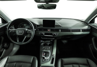 Подержанный автомобиль Audi A4 Sedan 2018 года (13 фото)