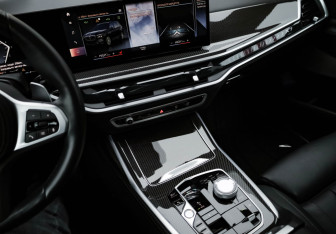 Подержанный автомобиль BMW X7 2023 года (20 фото)