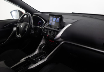 Подержанный автомобиль Mitsubishi Eclipse Cross 2021 года (27 фото)