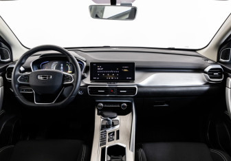 Подержанный автомобиль Geely Coolray 2023 года (10 фото)