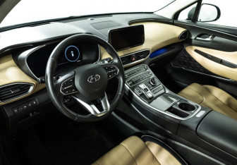 Подержанный автомобиль Hyundai Santa Fe 2021 года (11 фото)