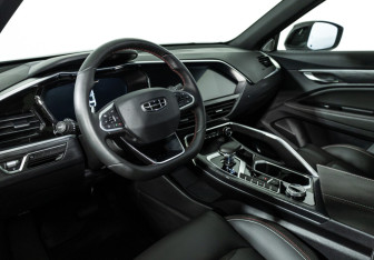 Подержанный автомобиль Geely Tugella 2023 года (11 фото)