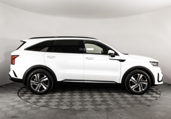Подержанный автомобиль Kia Sorento 2021 года (5 фото)