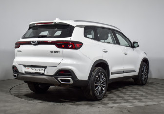 Подержанный автомобиль Chery Tiggo 8 2023 года (5 фото)