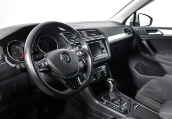 Подержанный автомобиль Volkswagen Tiguan 2017 года (9 фото)