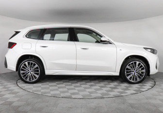 Новый BMW X1 2025 (3 фото)