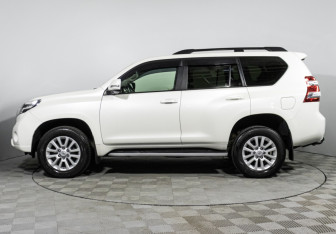 Подержанный автомобиль Toyota Land Cruiser Prado 2014 года (8 фото)