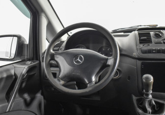 Подержанный автомобиль Mercedes-Benz Vito 2011 года (14 фото)