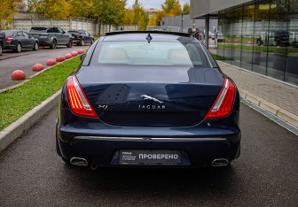 Подержанный автомобиль Jaguar XJ 2013 года (6 фото)