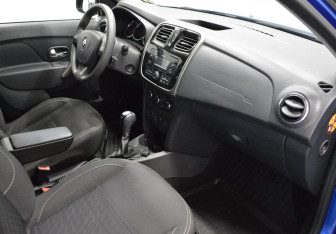 Подержанный автомобиль Renault Logan Sedan 2018 года (12 фото)