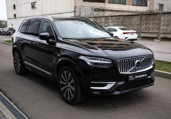 Подержанный автомобиль Volvo XC90 2019 года (3 фото)