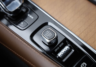 Подержанный автомобиль Volvo XC90 2019 года (15 фото)