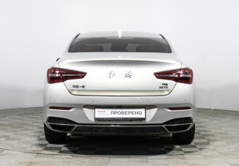 Подержанный автомобиль Hongqi H5 2022 года (6 фото)