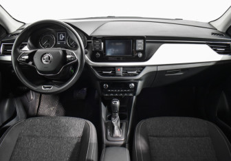 Подержанный автомобиль Skoda Rapid Liftback 2021 года (13 фото)