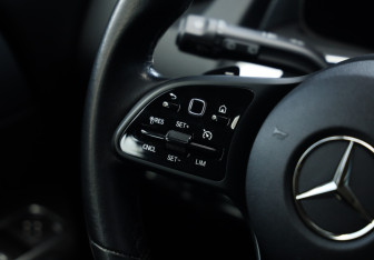Подержанный автомобиль Mercedes-Benz GLB 2020 года (13 фото)