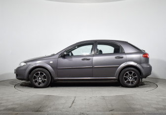 Подержанный автомобиль Chevrolet Lacetti Hatchback 2012 года (8 фото)