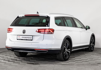 Подержанный автомобиль Volkswagen Passat Wagon 2019 года (6 фото)