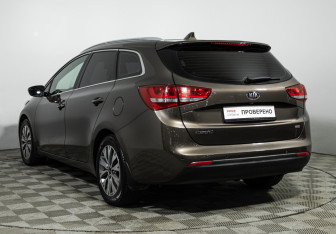 Подержанный автомобиль Kia Ceed Wagon 2017 года (7 фото)