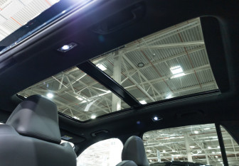 Подержанный автомобиль Geely Monjaro 2023 года (18 фото)